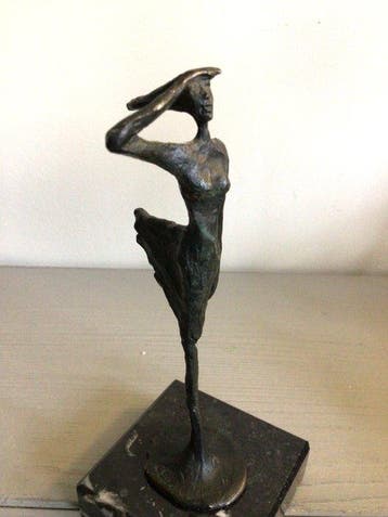 Corry Ammerlaan - sculptuur, “ Visie “ - 16 cm - Legering