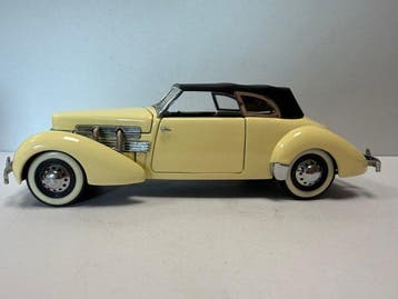 Franklin Mint 1:24 - Modelauto - Cord 812 (1937)
