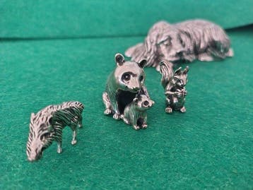 Figuur - Conjunto de miniaturas de animales y coche en plata