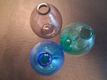 Sent - Eenbloemige vaas (3) - Glas-in-lood - Set van 3, Antiek en Kunst