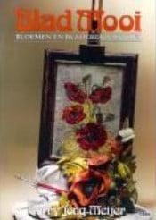 Blad Mooi Bloemen en bladeren van klei Corry J boek, Maison & Meubles, Accessoires pour la Maison | Plantes & Fleurs artificielles