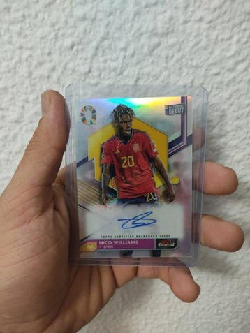 2023/24 Topps Finest Nico Williams Gesigneerde kaart,, Nieuw