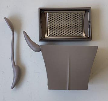 Alessi - Philippe Starck - Râpe à fromage - M. Meumeu -, Antiquités & Art