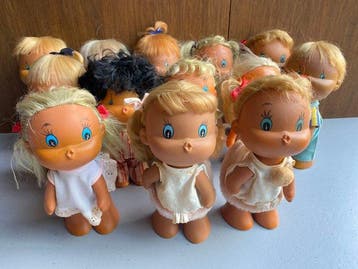 Sekiguchi - Speelgoed Rare Lot of 13 Vintage Kissing Dolls -