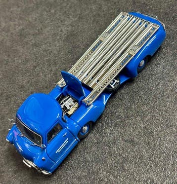 CMC 1:48 - Model vrachtwagen - Mercedes Benz Renntransporter