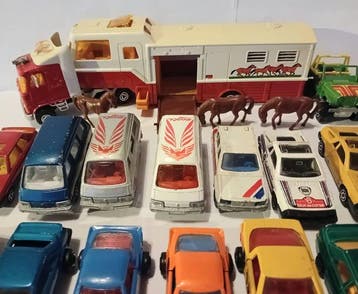 Majorette 1:64 - Modelauto (18) - Horse Trailer, Jeep, Ford,, Nieuw