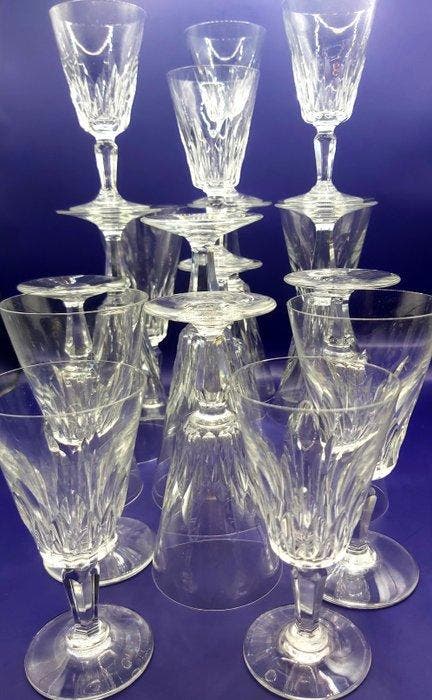 Baccarat - Wijnglas (18) - Carcassonne - Kristal, Antiek en Kunst, Antiek | Meubels | Tafels