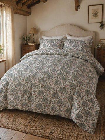 Nouveau tissu William Morris effet soie Kelmscott Tree, «