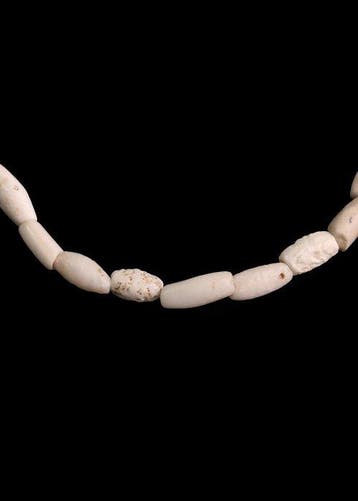 West-Aziatisch Witte hardsteen en schelp Kralenketting