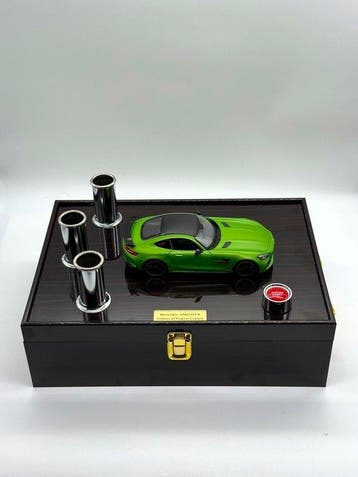 1:24 - Model sportwagen - Mercedes-AMG GT R Pure Sound, Nieuw