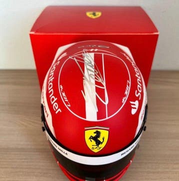 Ferrari - F1 - Charles Leclerc - 2022 - Helm op schaal 1:2, Nieuw