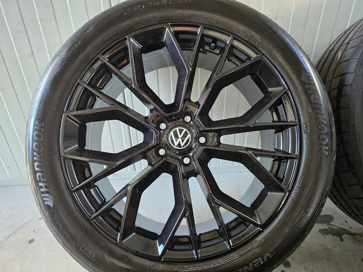 Volkswagen ID Buzz 20 inch velgen breedset zomerbanden zwart, Auto-onderdelen, Banden en Velgen, 20 inch, Zomerbanden, 235 mm