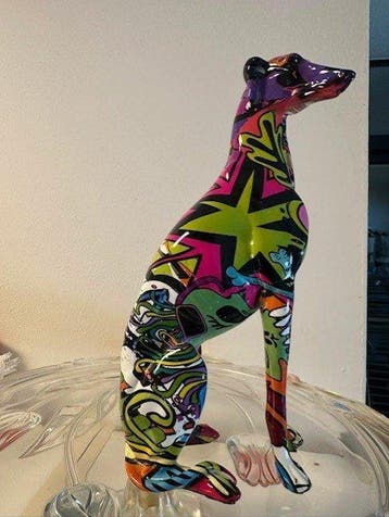 Sculpture, street pop-art sculptuur van een windhond