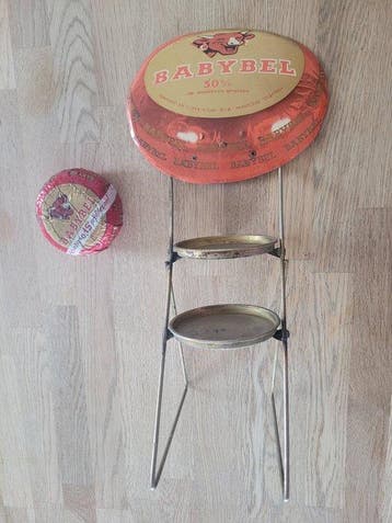 Présentoir avec tôle peinte fromage Vache qui rit + fromage