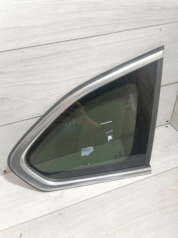 BMW X1 achterdeur glas rechts 51377406872, Verzenden, Gebruikt