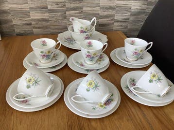 Royal Albert - Theeservies (21) - October - Cosmos -