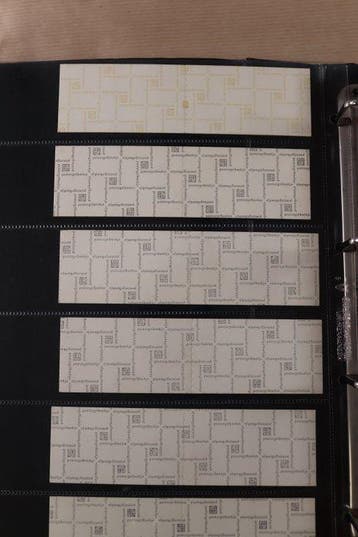 Pays-Bas 1964/1994 - Lot en 1 : classeur à anneaux Importa +, Timbres & Monnaies