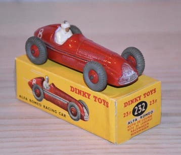 Dinky Toys 1:43 - Voiture de course miniature - Alfa Romeo