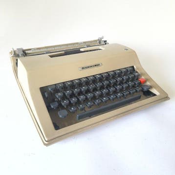 Mercedes 330 - Olivetti pour NKO - Machine à écrire -