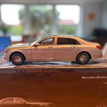 Almost Real 1:18 - Modelauto - Mercedes-Maybach S-Class 2019