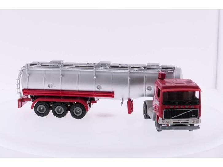 Schaal 1:50 Tekno Volvo F12 turbo met tankoplegger. #2821, Hobby & Loisirs créatifs, Voitures miniatures | 1:50, Enlèvement ou Envoi