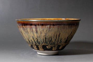 Tenmoku theeschaal met Yohen-glazuur (ovenverandering) -