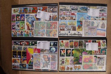 Monde 1980/1995 - 20 petites collections de 100 timbres, Timbres & Monnaies