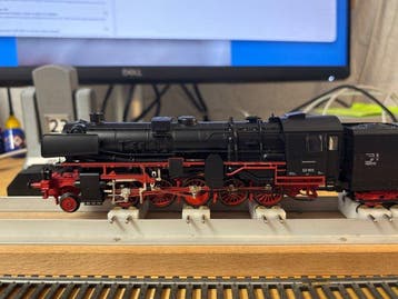 Trix H0 - 22526 - Stoomlocomotief met tender (1) - BR 52 met, Hobby en Vrije tijd, Nieuw