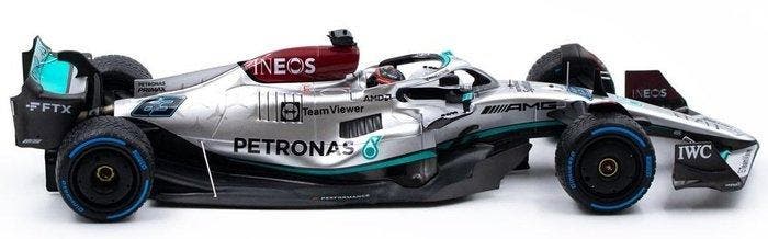 Minichamps 1:18 - Modelauto - MERCEDES -AMG PETRONAS FORMULA, Hobby en Vrije tijd, Modelauto's | 1:5 tot 1:12