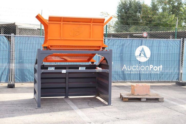 Veiling: Vibrating Screen 004-05-68-01 Elektrisch 380V 2025, Articles professionnels, Machines & Construction | Autre, Enlèvement