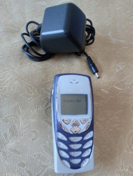 Nokia 8310- 2000s Classic original - Mobiele telefoon, Games en Spelcomputers, Spelcomputers | Overige Accessoires