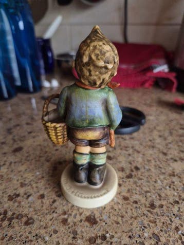 Goebel - Beeldje, Hummel, jongen met mandje - TMK5 - 0.15 cm