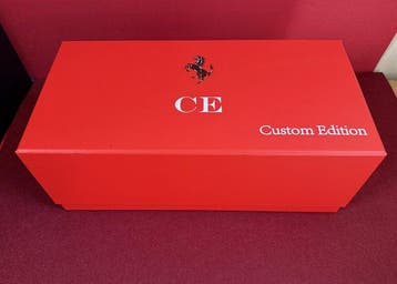 CE Custom Edition 1:18 - Voiture de sport miniature -