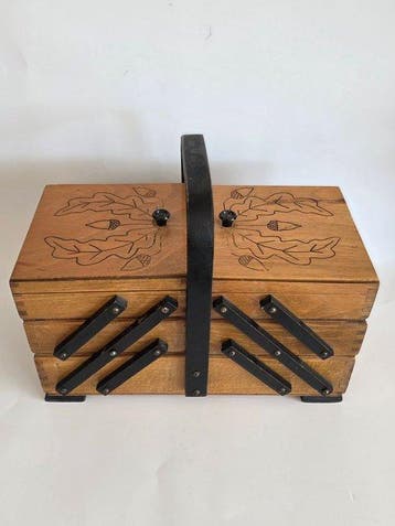 Naaidoos - Naaikist - Eik, Antiek en Kunst