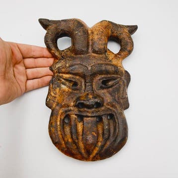 Oud-Tibetaans of Nepalees jadeiet XXL Monster Hoofdmasker
