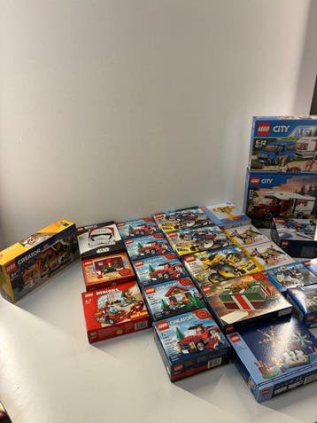 Lego Set - World City - SEALED LEGO COLLECTION LOT #1- 23, Nieuw