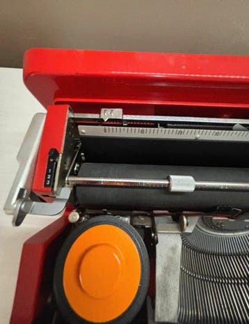Ettore Sottsass, Perry King - Olivetti, Valentine - Machine, Antiquités & Art
