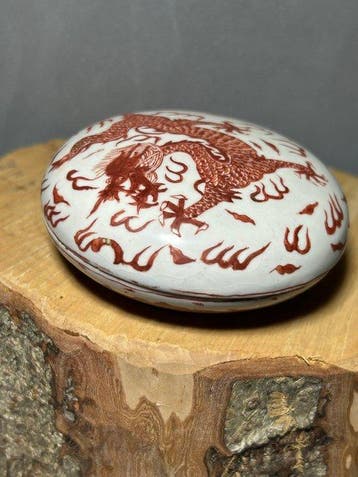 Doos met deksel - Porselein - China - 20e eeuw, Antiek en Kunst