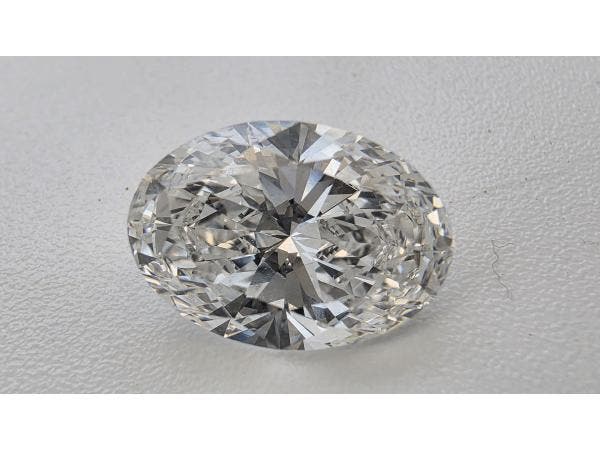 Veiling - Diamant oval 2.70 crt ( IGI gecertificeerd ), Bijoux, Sacs & Beauté, Pierres précieuses