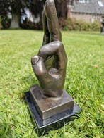Beeld, bronzen beeld van een hand , okee teken - 18.5 cm -
