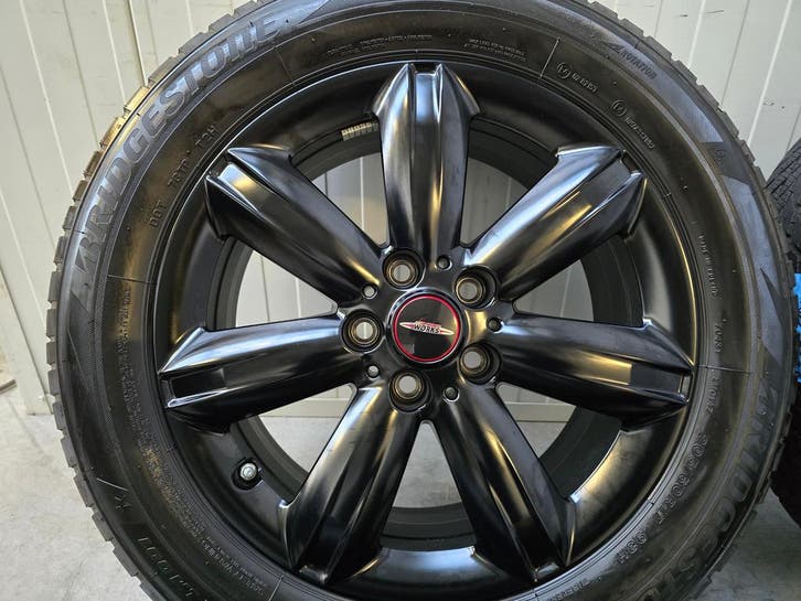 Mini Countryman Paceman Winterbanden 17 inch 5x112 539, Auto-onderdelen, Banden en Velgen, 17 inch, Winterbanden, 205 mm, Personenwagen