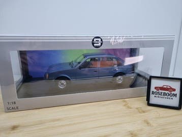 Triple 9 1:18 - Voiture miniature - Opel Kadett D (1984) -
