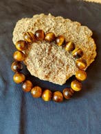 Collectie van armbanden met natuurlijke stenen en mineralen:
