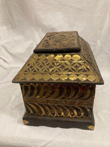 Houten schatkist uit India, met messing bekleed - Hout -