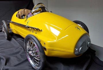 Giordani - Trapauto - Ferrari Yellow Italian Pedal Car,, Antiek en Kunst