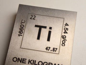 Verenigde Staten. 1 kg - One Kilogram .996 Fine Titanium