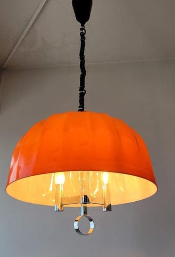 Lamp - Plastic, en chroomgeplateerd metaal - In de stijl van
