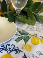 Elegante tafellaken voor grote tafels aan de Amalfikust met