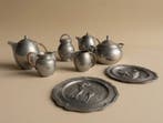 Theepot (8) - Rattan, pewter - Antieke tinnen tafelgerei