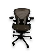 Nieuwste Herman Miller Aeron, Inclusief Posturefit rugsteun, Verzenden, Zwart, Zo goed als nieuw, Bureaustoel